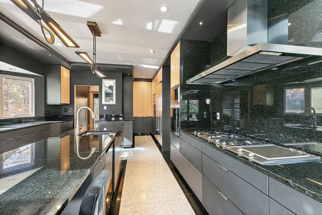 $999,900 | 45 Tartan Lakes Drive, Westmont, IL 60559