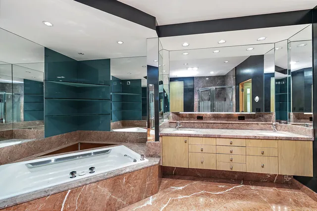 $999,900 | 45 Tartan Lakes Drive, Westmont, IL 60559