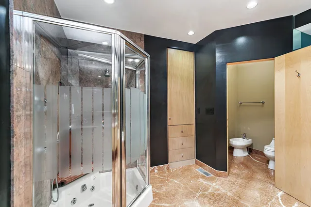 $999,900 | 45 Tartan Lakes Drive, Westmont, IL 60559