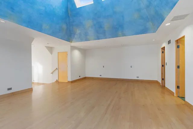 $999,900 | 45 Tartan Lakes Drive, Westmont, IL 60559