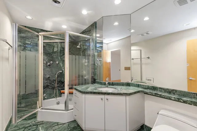 $999,900 | 45 Tartan Lakes Drive, Westmont, IL 60559