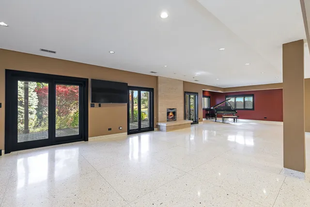 $999,900 | 45 Tartan Lakes Drive, Westmont, IL 60559