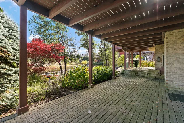 $999,900 | 45 Tartan Lakes Drive, Westmont, IL 60559