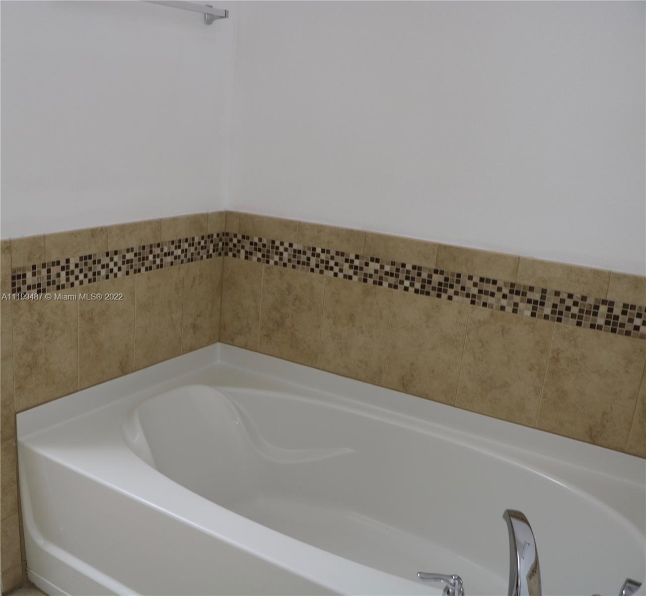 1950 Nations Way St. Cloud, FL 34769 - Photo 24 of 35 Relaxing tub