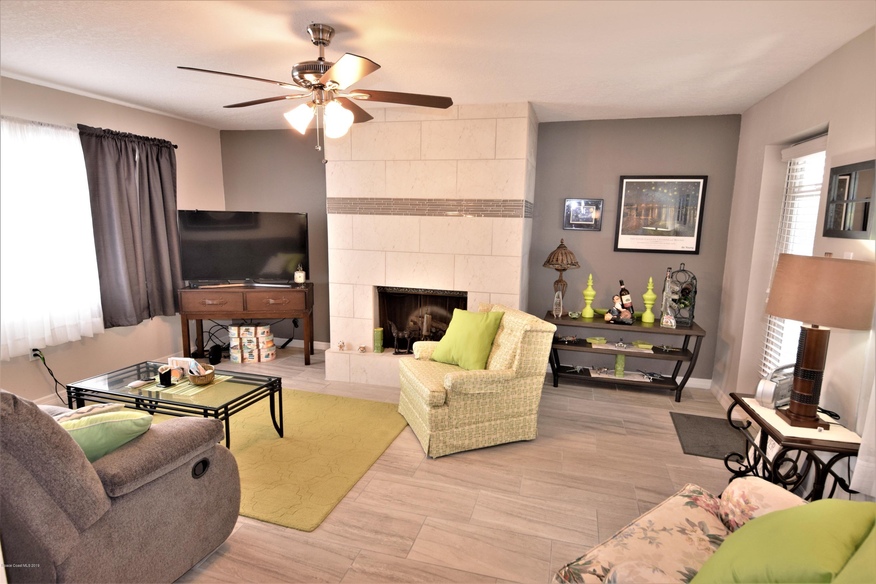 1024 Bali Road Cocoa Beach, FL 32931 - Photo 7 of 30 Family Room