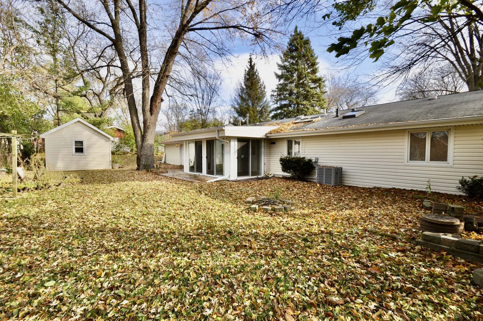 1930 West Weathersfield Way Schaumburg, IL 60193 - Photo 4 of 4