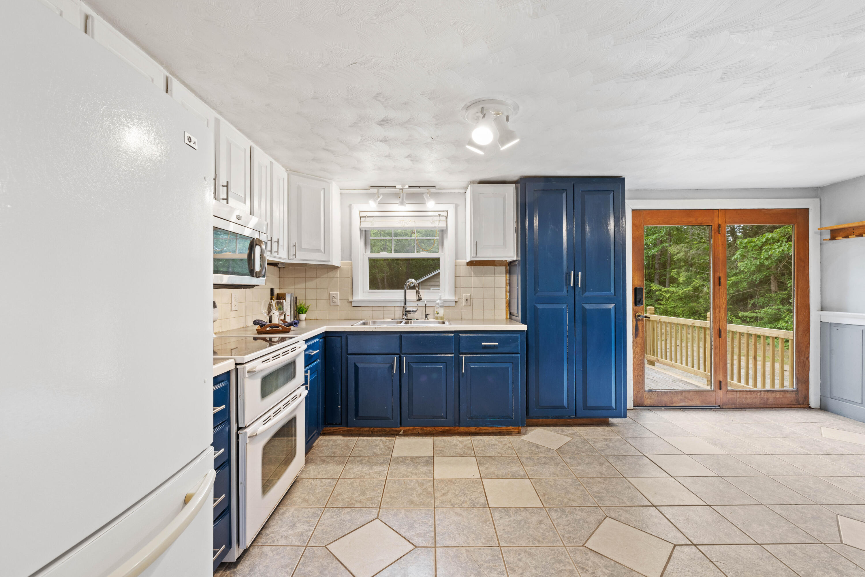 267 Manchester Road Steep Falls, ME 04085 - Photo 15 of 30 3G0A9282