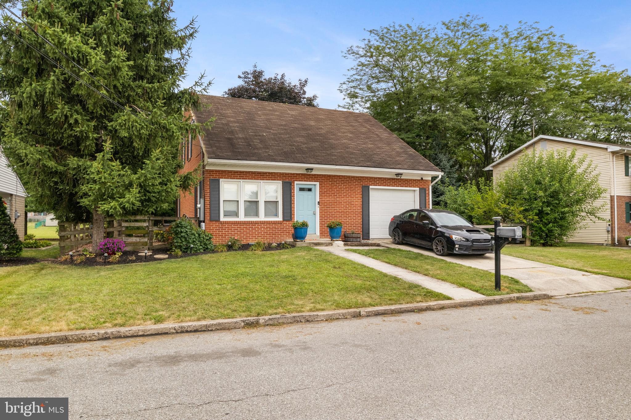 844 Hartman Avenue Hanover, PA 17331 - Photo 3 of 28 Gallery Image 3