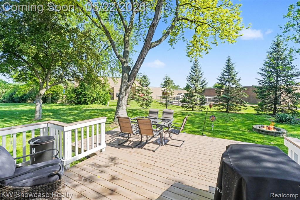 40652 Village Wood Road Novi, MI 48375 - Photo 24 of 37