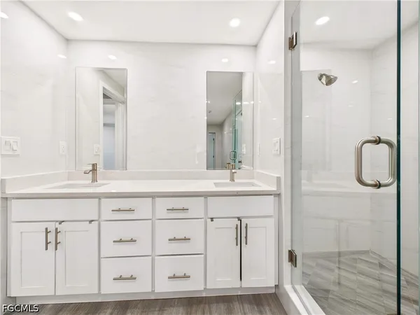 $2,900 | 567 13th Street North, Naples, FL 34102