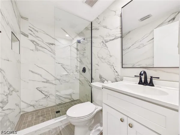 $2,900 | 567 13th Street North, Naples, FL 34102