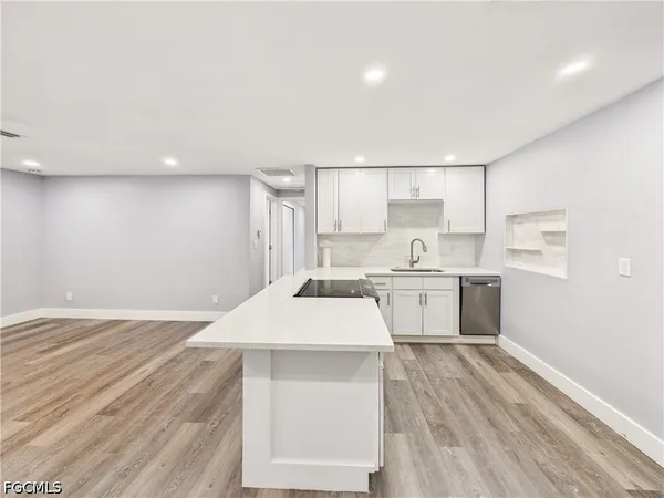 $2,900 | 567 13th Street North, Naples, FL 34102