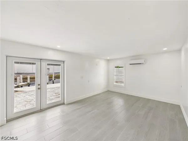 $2,900 | 567 13th Street North, Naples, FL 34102