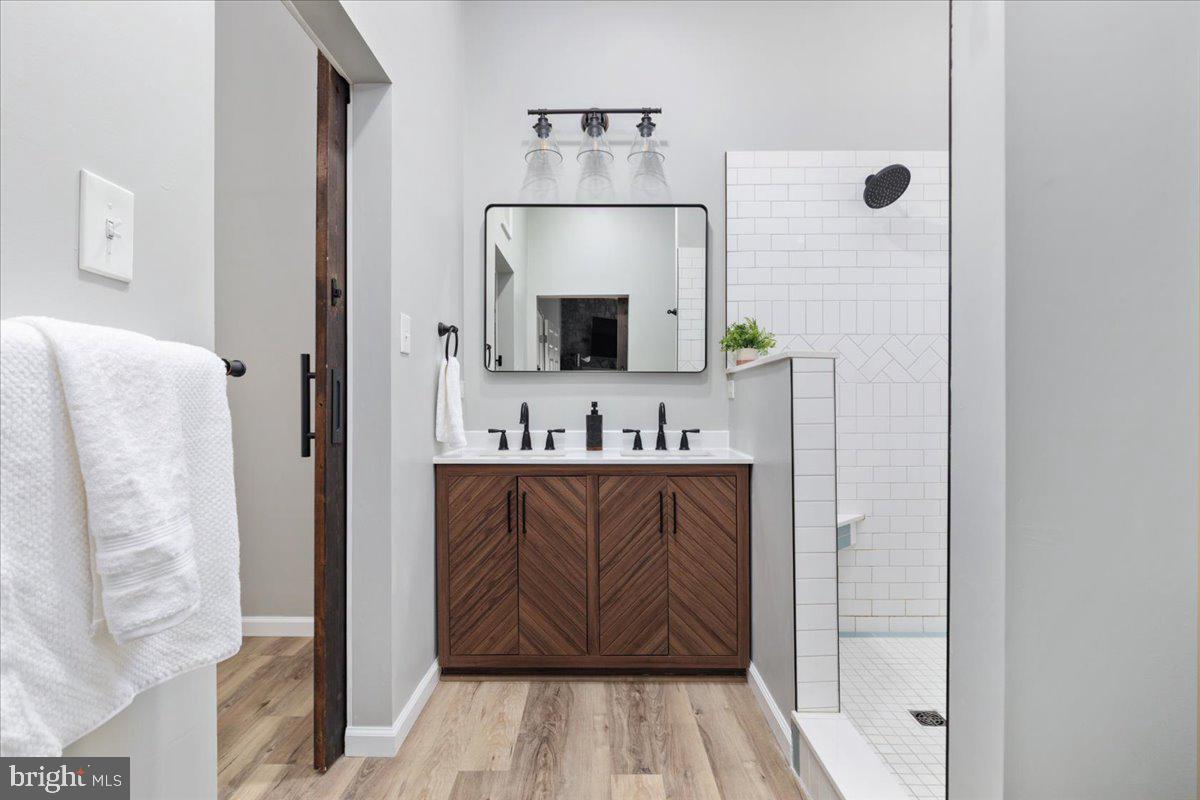 5331 Merry Oaks Road The Plains, VA 20198 - Photo 17 of 54 Bathroom #1