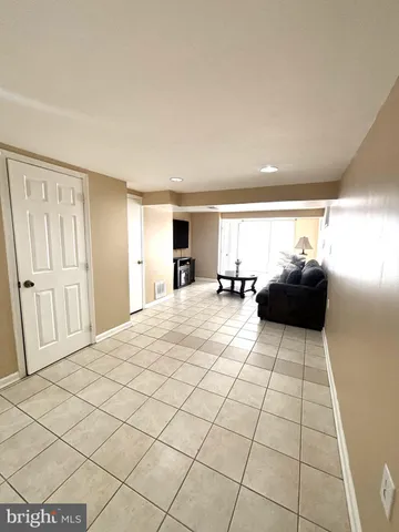 $2,100 | 17 Lerner Court, Unit 33L, Nottingham, MD 21236