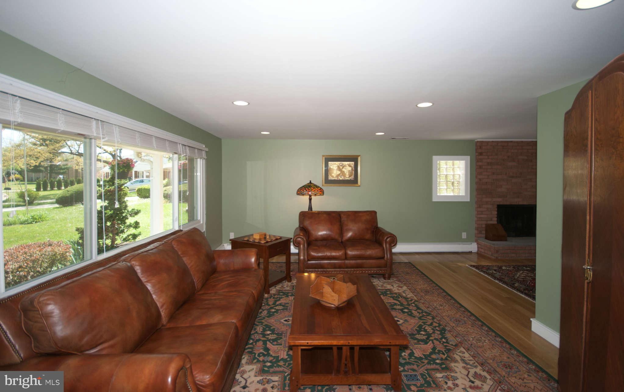 10408 Gatewood Terrace Silver Spring, MD 20903 - Photo 12 of 30 Living Room