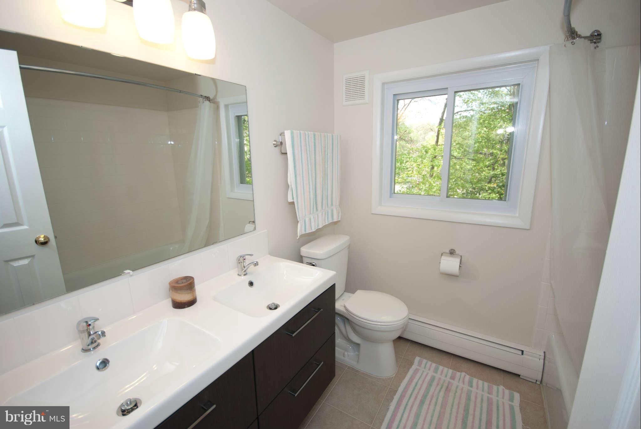 10408 Gatewood Terrace Silver Spring, MD 20903 - Photo 19 of 30 Bath