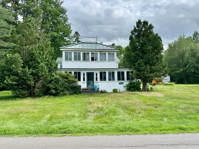 $1,000,000 | 277 Grove Street, Newport, ME 04953