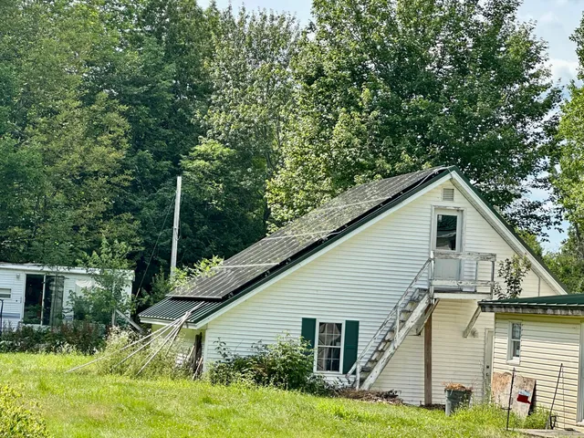 $1,000,000 | 277 Grove Street, Newport, ME 04953