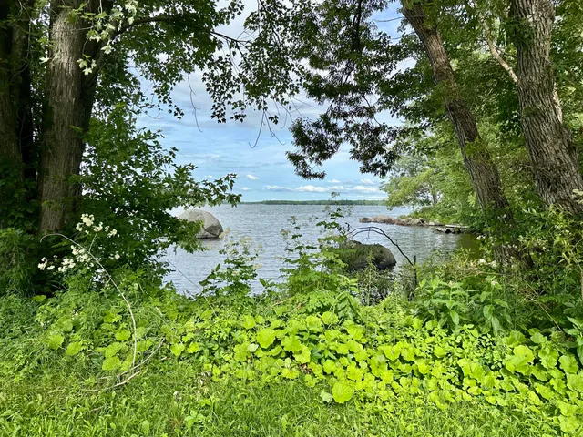 $1,000,000 | 277 Grove Street, Newport, ME 04953