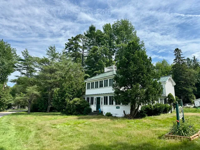 $1,000,000 | 277 Grove Street, Newport, ME 04953