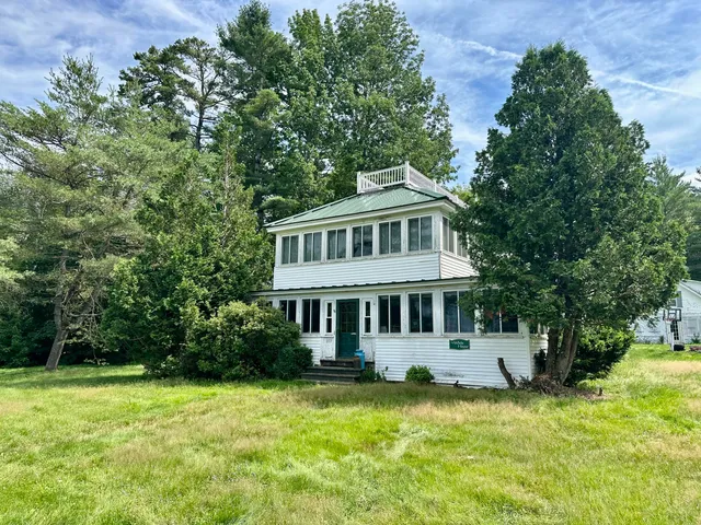 $1,000,000 | 277 Grove Street, Newport, ME 04953