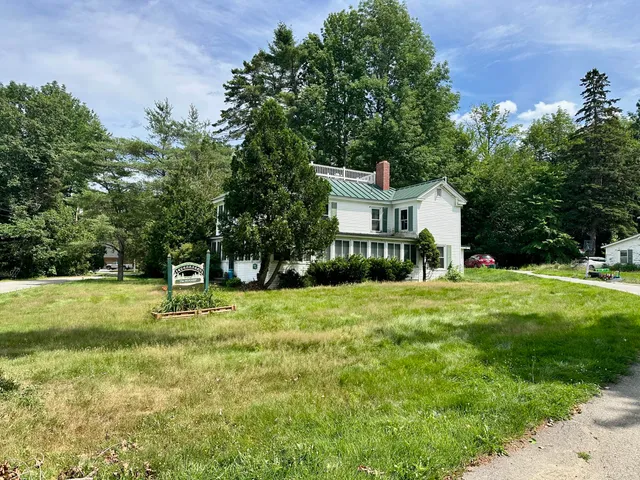 $1,000,000 | 277 Grove Street, Newport, ME 04953