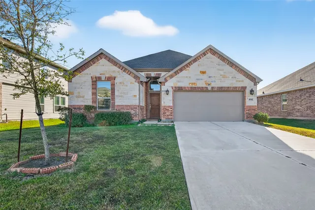 $2,390 | 5724 Texas Sage Drive, Rosenberg, TX 77469