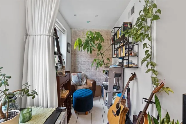 $4,000 | 227 Montgomery Street, Jersey City, NJ 07302