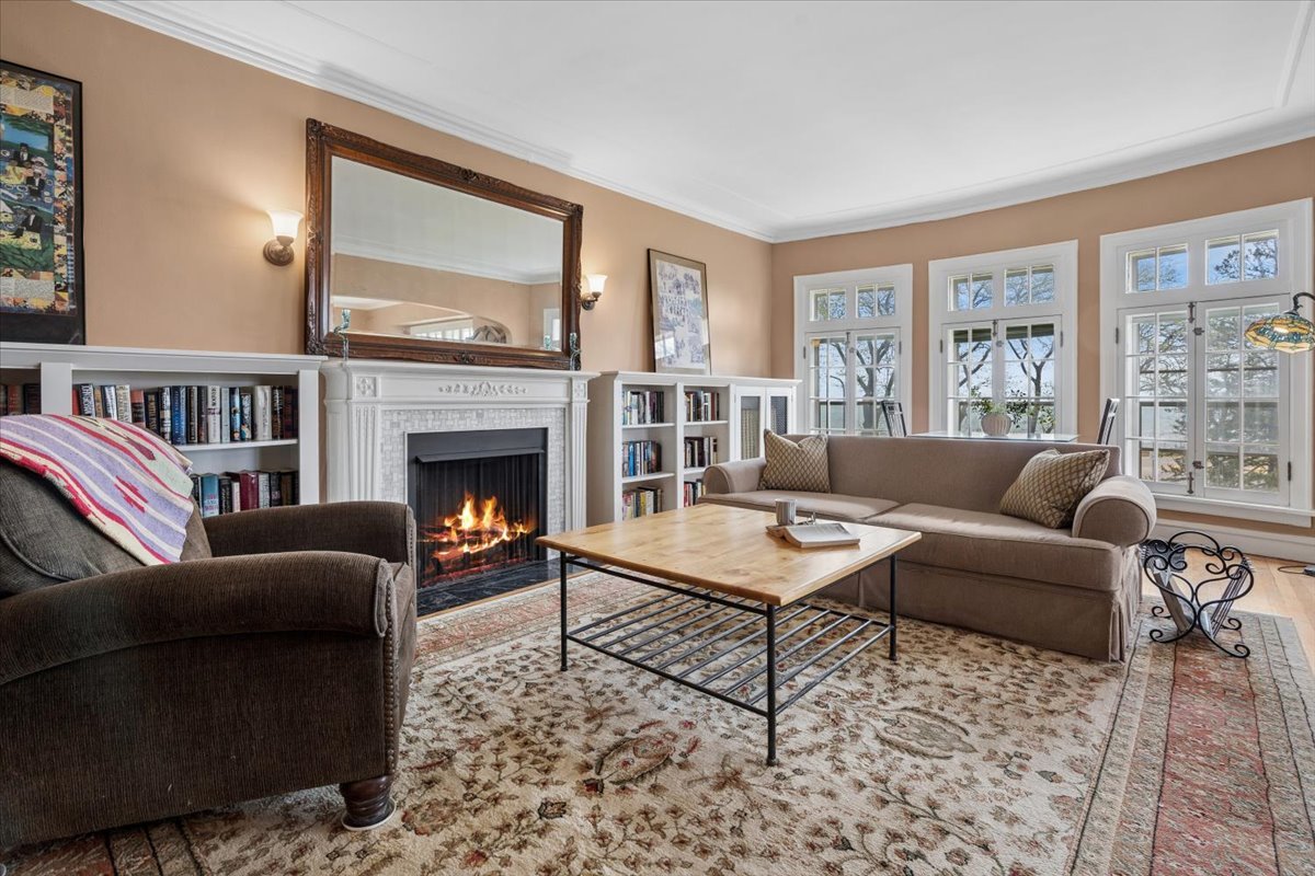 470 Sheridan Road, Unit 2 Evanston, IL 60202 - Photo 5 of 25