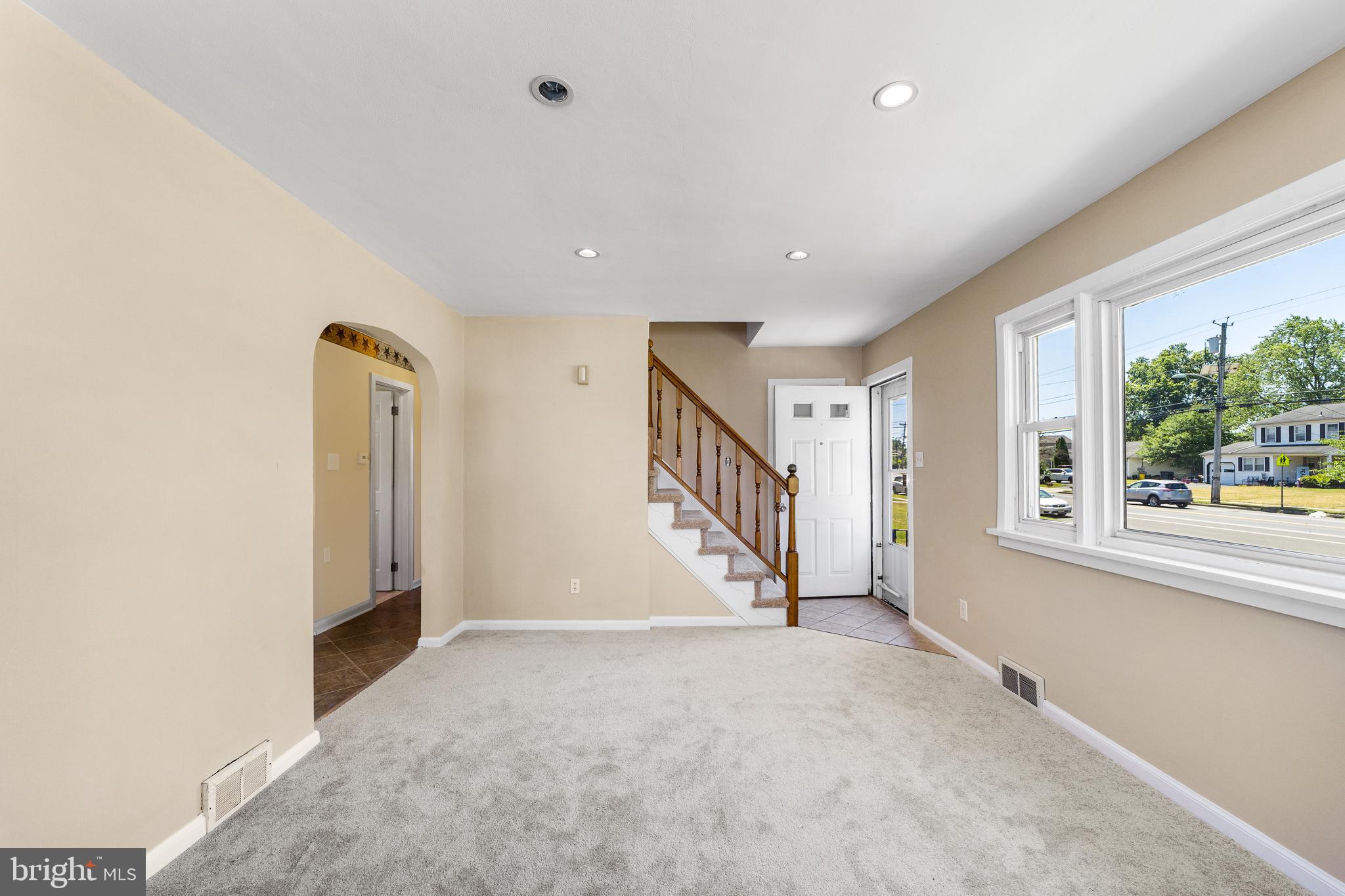 388 Ewingville Road Ewing, NJ 08638 - Photo 13 of 36 Livingroom