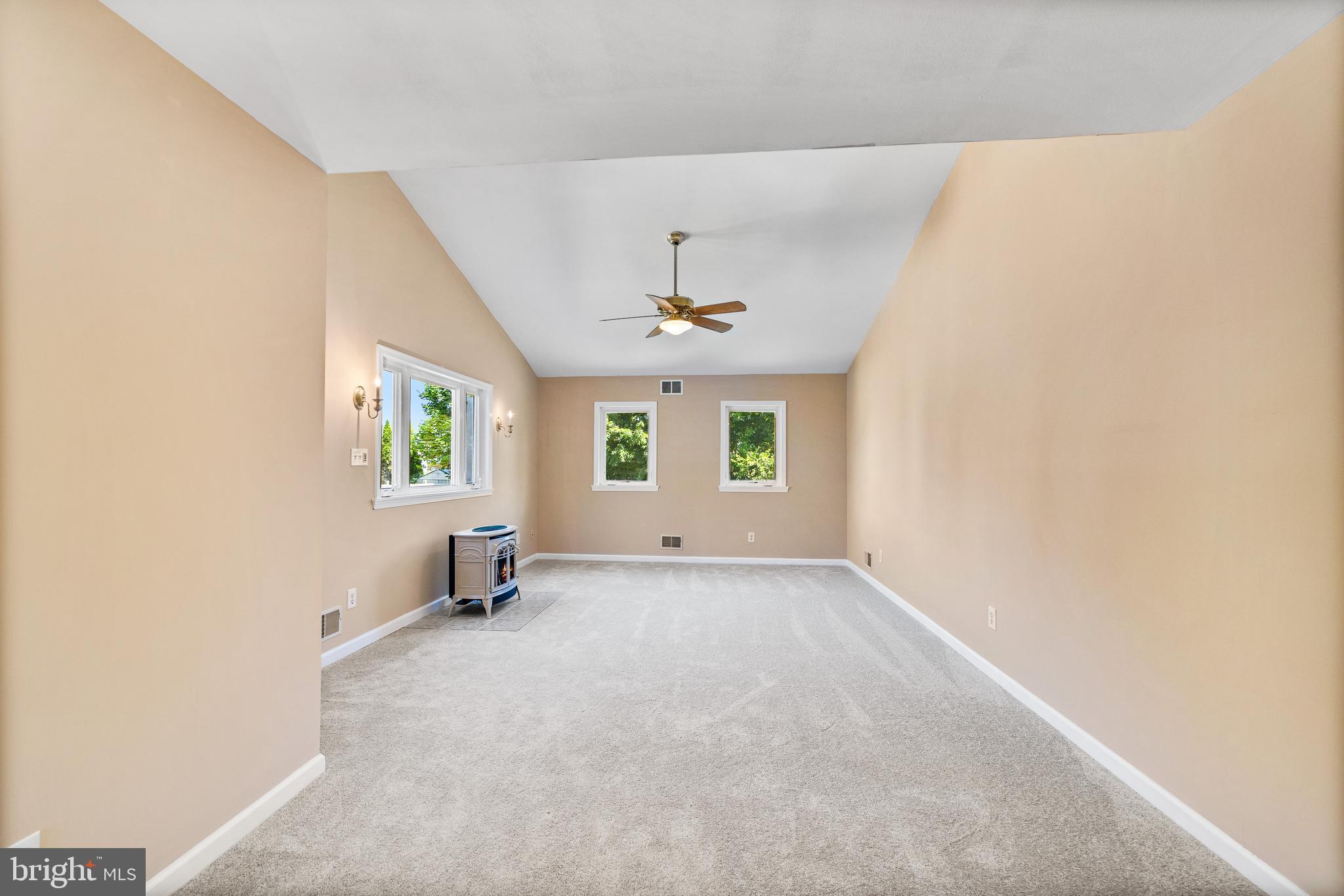 388 Ewingville Road Ewing, NJ 08638 - Photo 19 of 36 Master bedroom