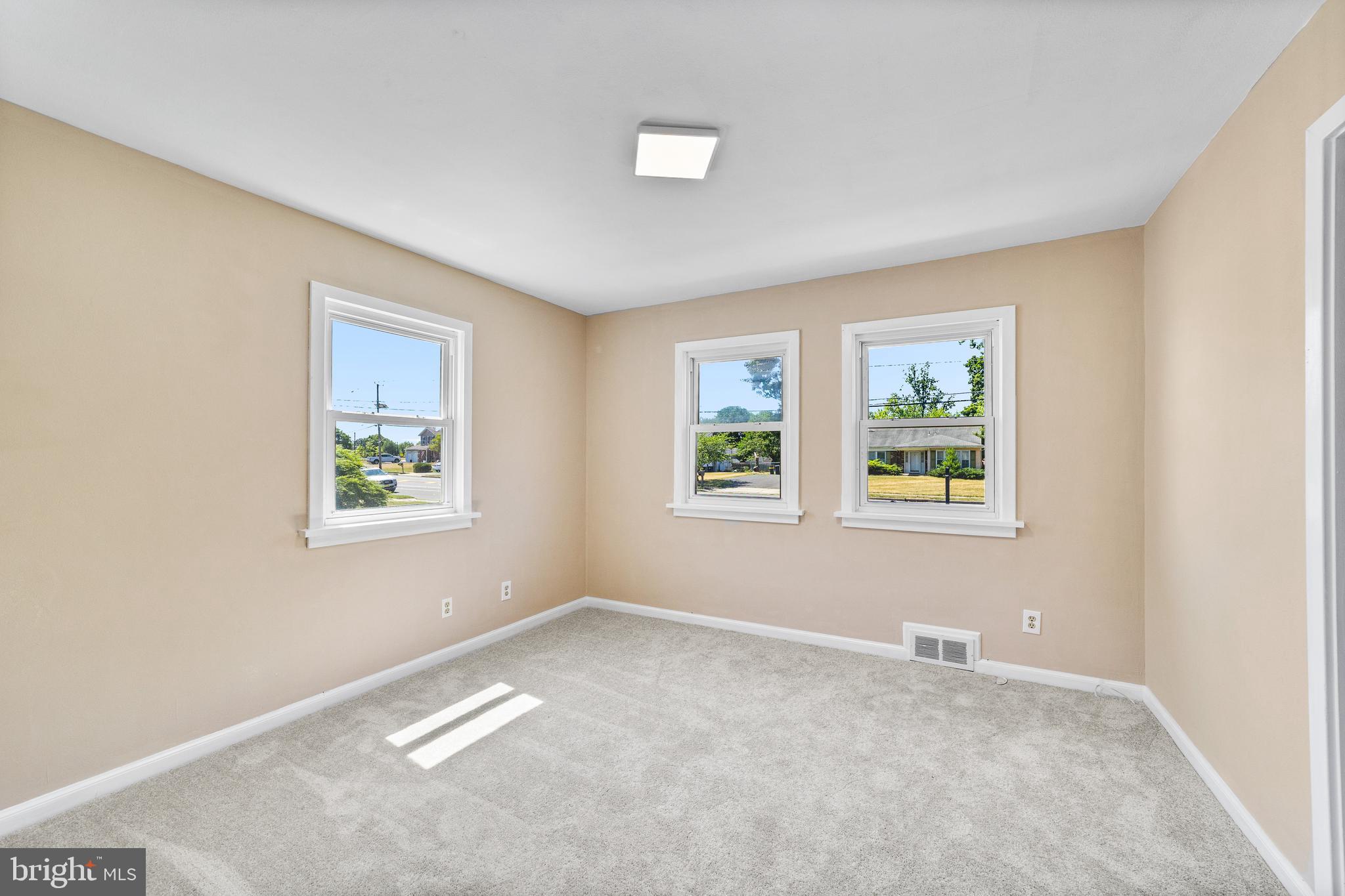 388 Ewingville Road Ewing, NJ 08638 - Photo 22 of 36 2nd bedroom