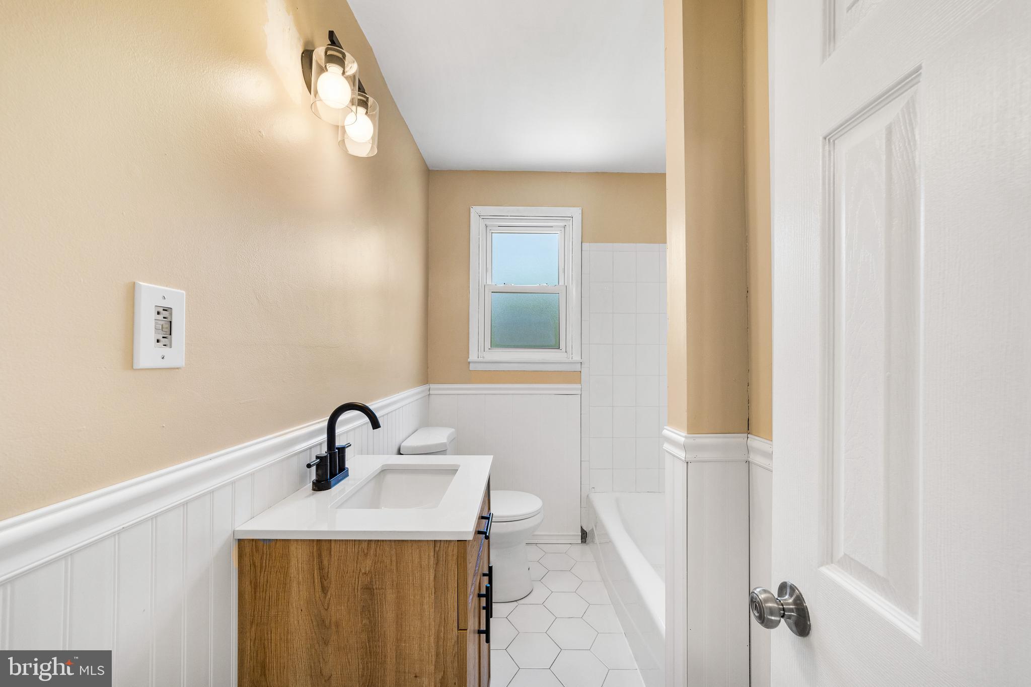 388 Ewingville Road Ewing, NJ 08638 - Photo 26 of 36 Upstairs full bath