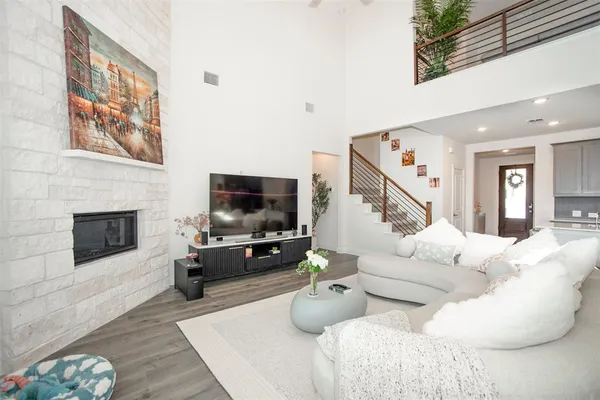 $3,300 | 3813 Oldham Road, Little Elm, TX 75068