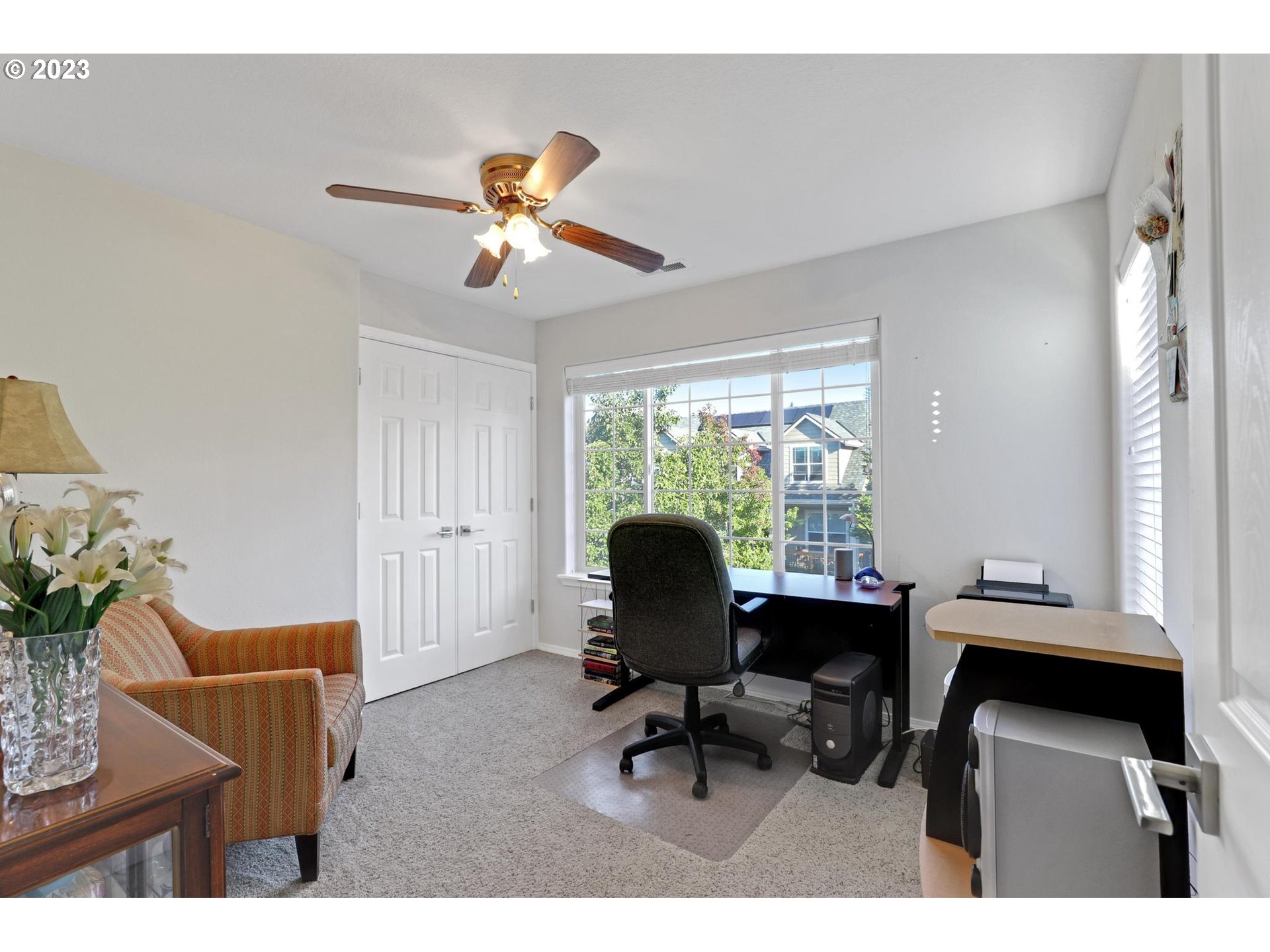 10698 Southwest Washington Street Portland, OR 97225 - Photo 20 of 25 a workspace with furniture and a window