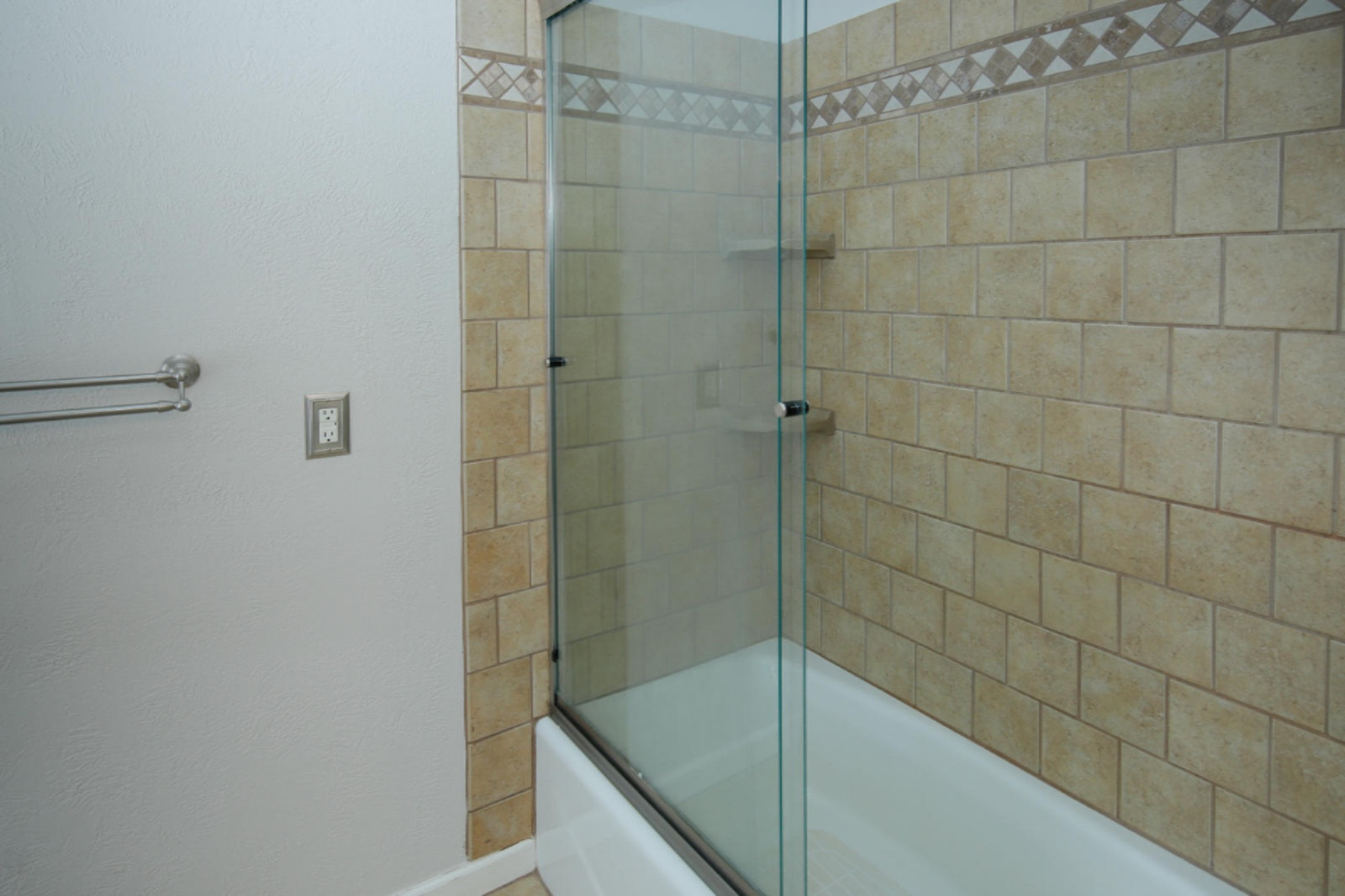 4210 Old Colony Road Kalamazoo, MI 49008 - Photo 20 of 29 4210 Old Colony-120