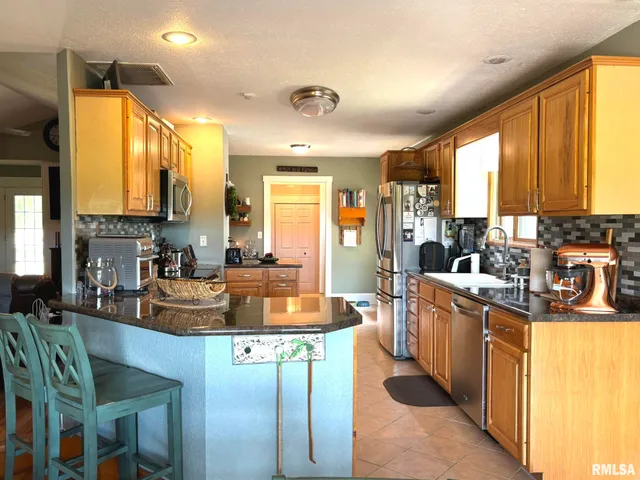 $269,900 | 2924 Red Stripe Road, Odin, IL 62870