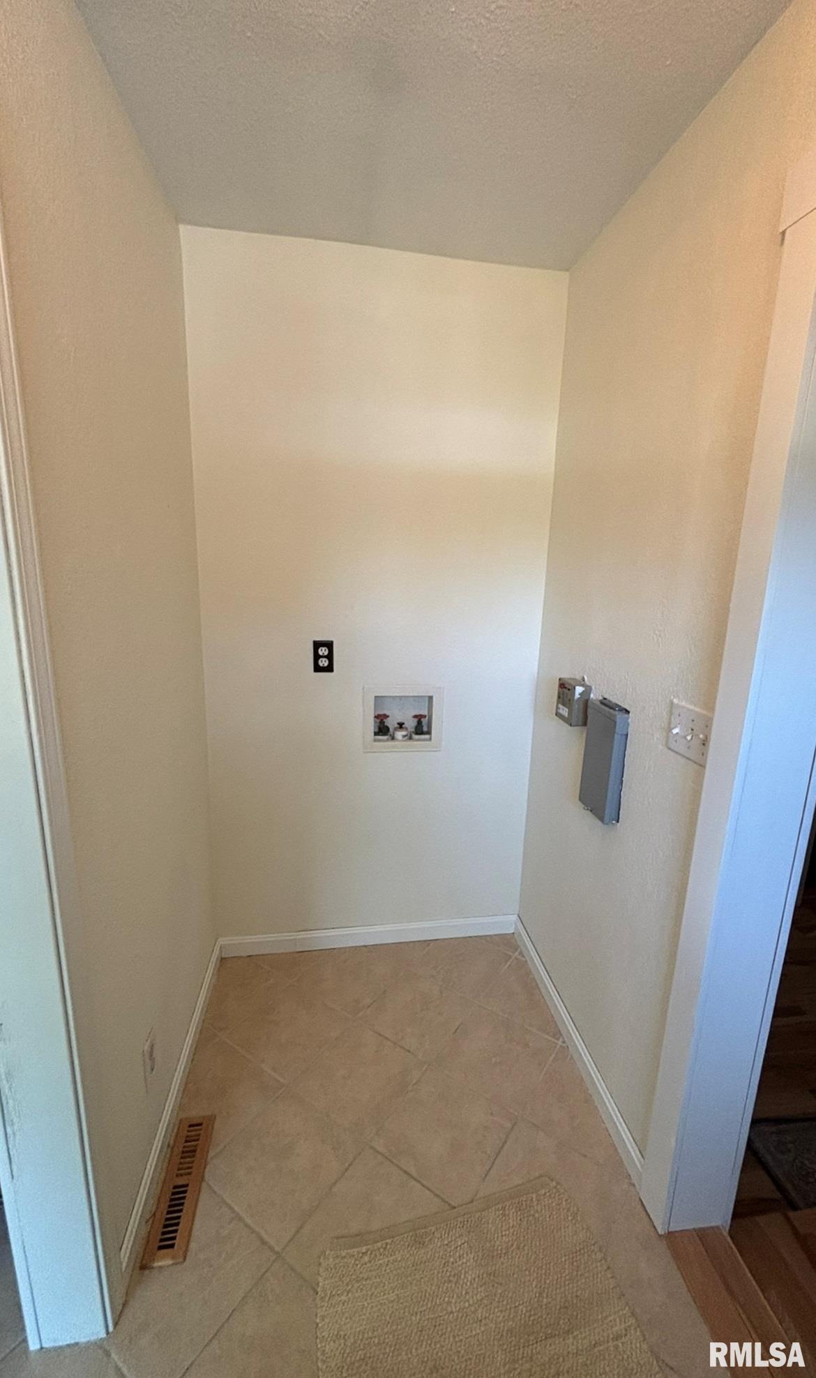 2924 Red Stripe Road Odin, IL 62870 - Photo 15 of 34