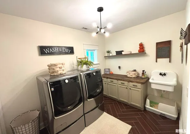 $269,900 | 2924 Red Stripe Road, Odin, IL 62870