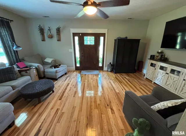 $269,900 | 2924 Red Stripe Road, Odin, IL 62870