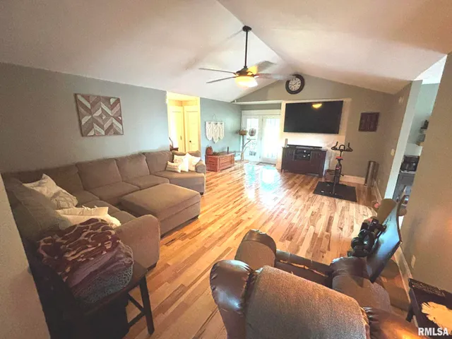 $269,900 | 2924 Red Stripe Road, Odin, IL 62870