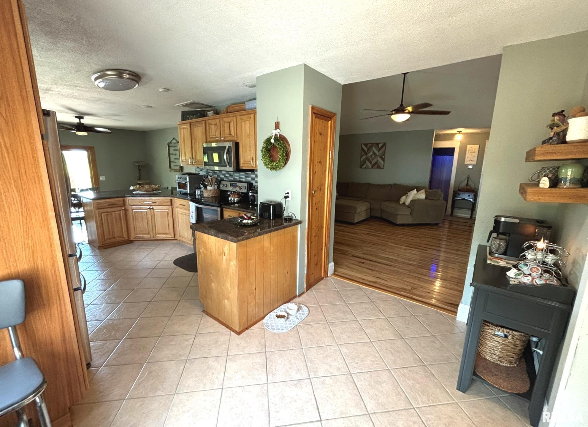 2924 Red Stripe Road Odin, IL 62870 - Photo 9 of 34