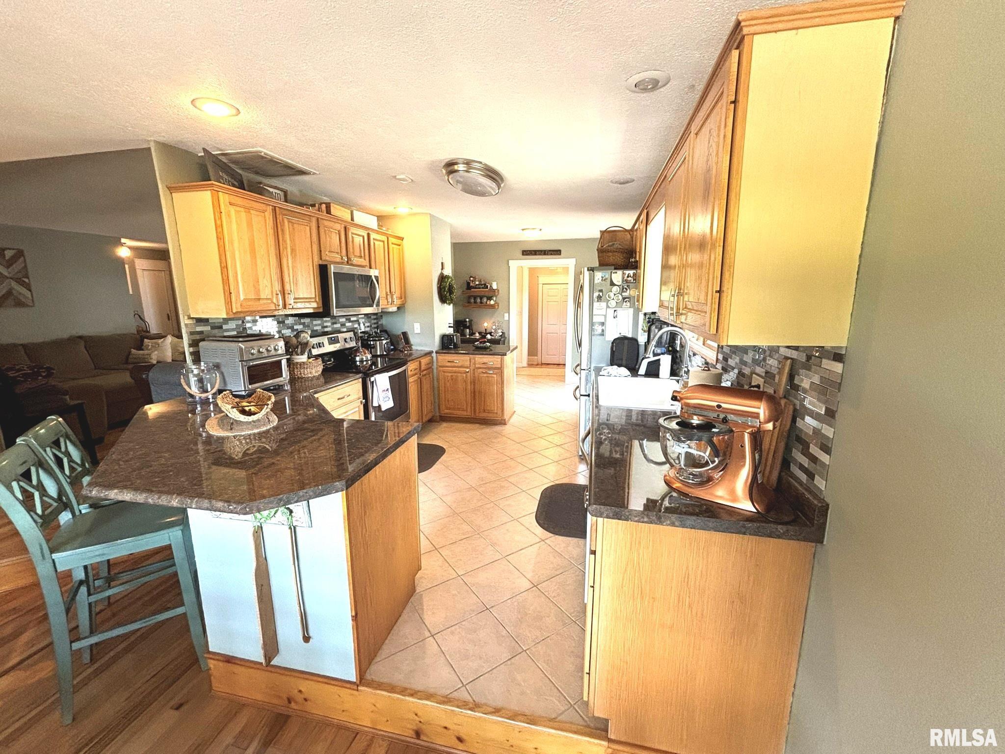 2924 Red Stripe Road Odin, IL 62870 - Photo 10 of 34