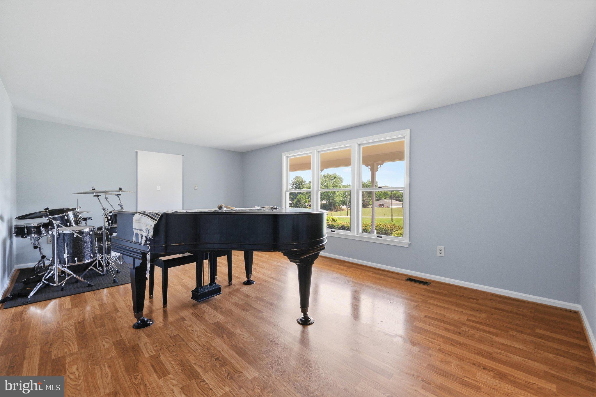 3814 Boteler Road Mount Airy, MD 21771 - Photo 6 of 61 Living Room