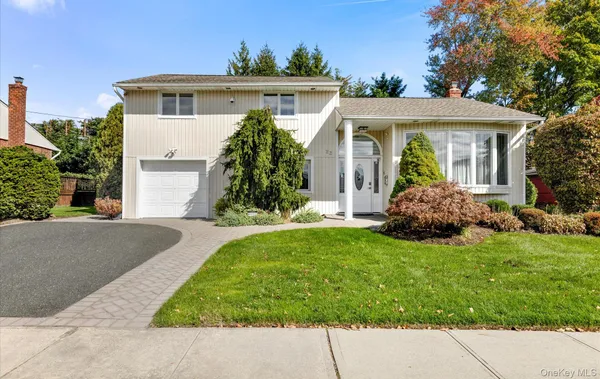 $1,125,000 | 23 Coronet Lane, Plainview, NY 11803