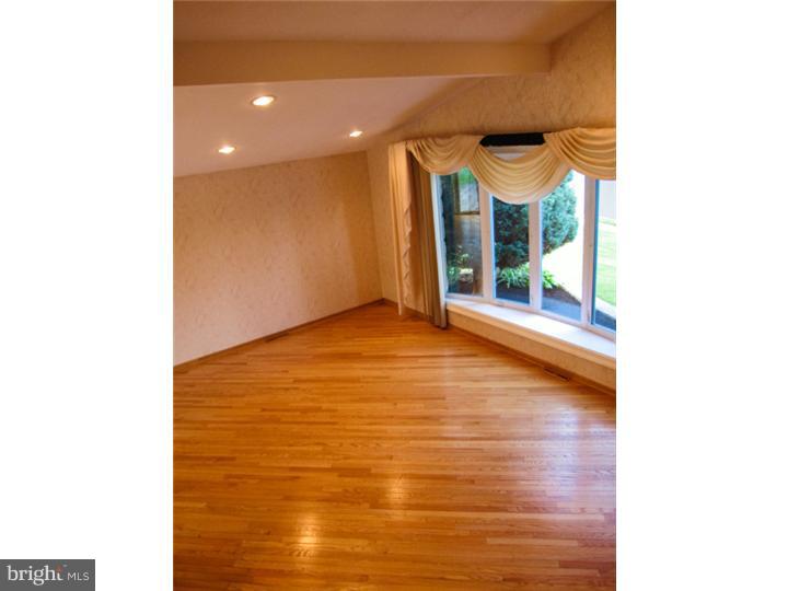 211 Red Barn Road Willow Grove, PA 19090 - Photo 9 of 18 Gallery Image 9