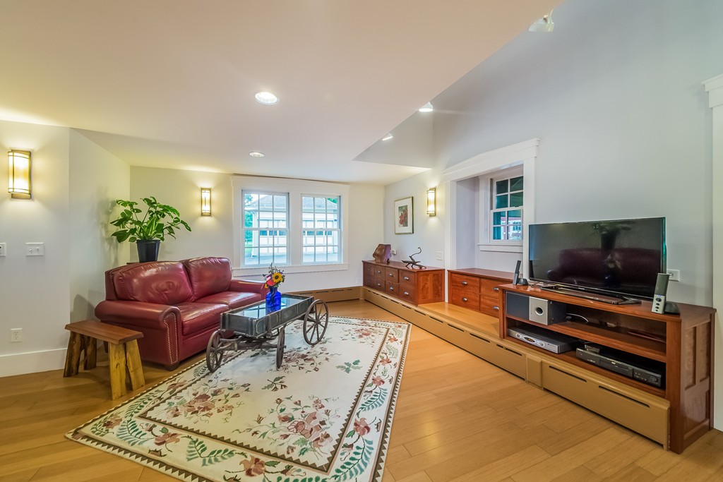 95 Haydenville Road Whately, MA 01039 - Photo 4 of 30