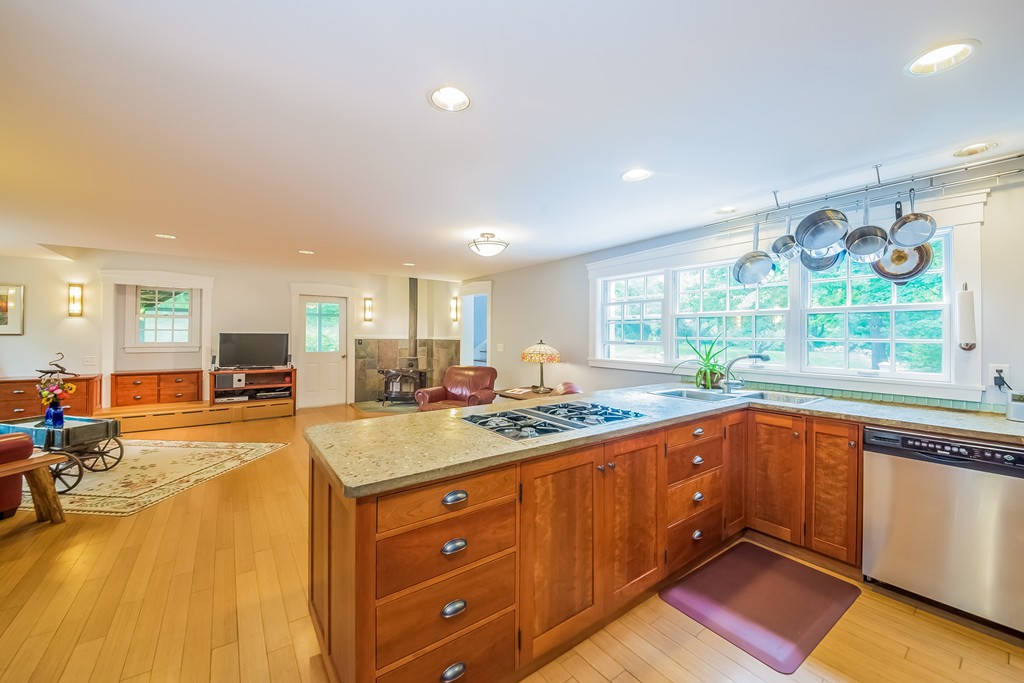 95 Haydenville Road Whately, MA 01039 - Photo 7 of 30