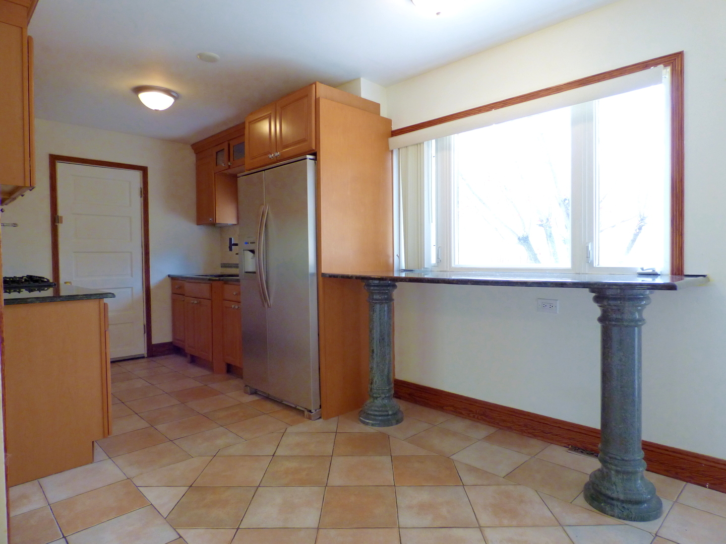 240 Springfield Terrace Des Plaines, IL 60018 - Photo 4 of 25